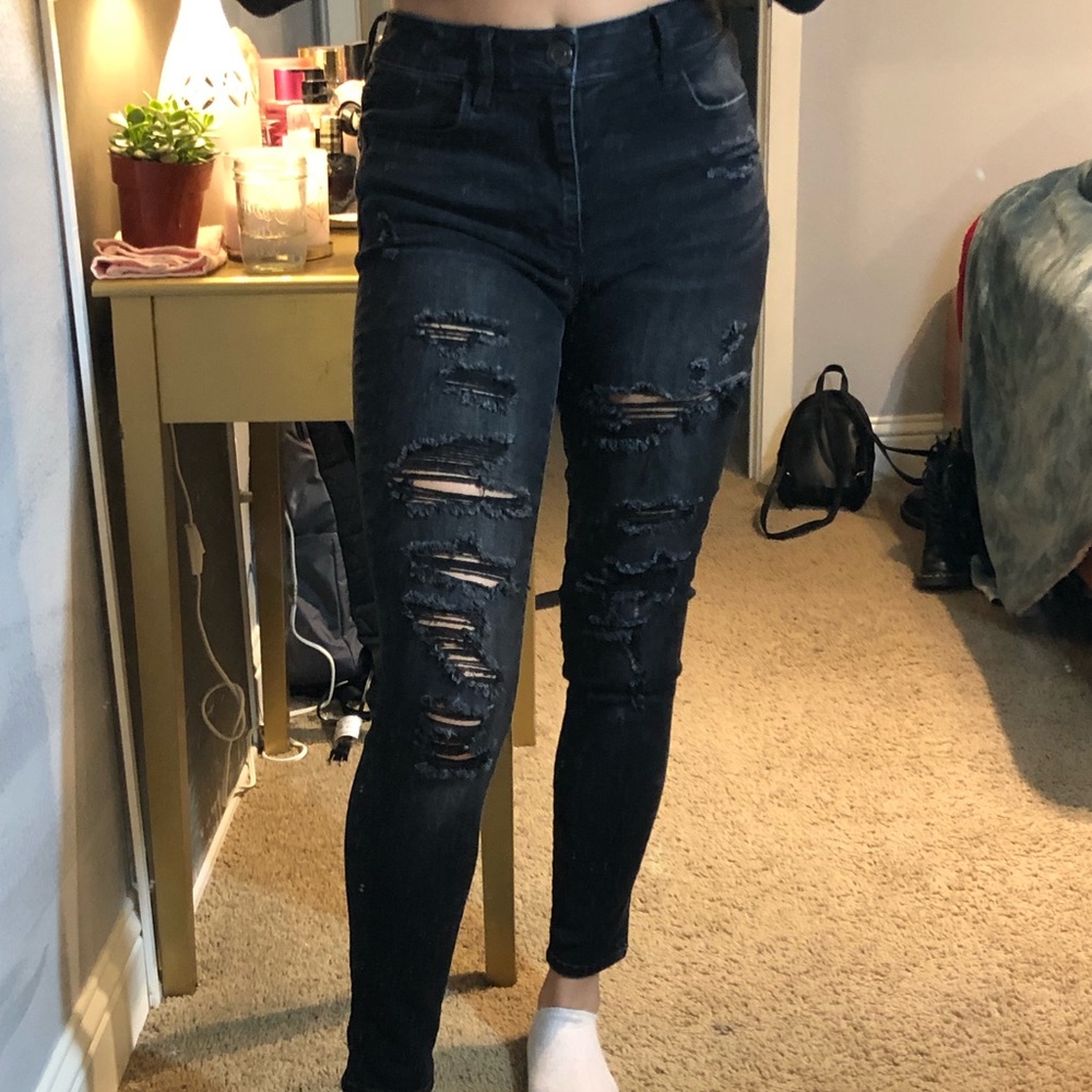Black distressed skinny jeans